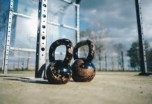 Czy kettlebell pomaga w budowaniu mięśni