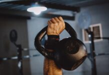 Jakie są najlepsze sposoby na zwiększenie intensywności treningu z kettlebell? Jakie są najlepsze sposoby na zwiększenie intensywności treningu z kettlebell