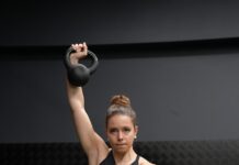 Jakie są najlepsze ćwiczenia na pośladki z kettlebell? Jakie są najlepsze ćwiczenia na pośladki z kettlebell