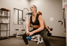 Jakie są najlepsze ćwiczenia na szybkość reakcji z kettlebell