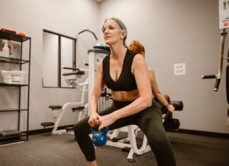 Jakie są najlepsze ćwiczenia na szybkość reakcji z kettlebell? Jakie są najlepsze ćwiczenia na szybkość reakcji z kettlebell