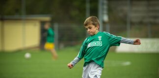 Jak zgłosić dziecko do wyprowadzania piłkarzy?