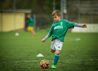 Jak zgłosić dziecko do wyprowadzania piłkarzy?