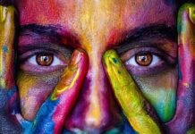 Jaką farbą pomalować drewno na zewnątrz?