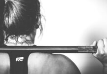 Czy na siłowni ćwiczy się w butach?