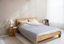 Czy na pokład samolotu można wnieść poduszkę?