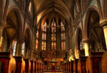 Co to jest ołtarz w kościele?