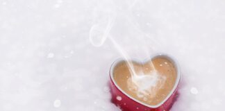 Jak długo trzyma kubek termiczny?