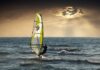 Czy do windsurfingu trzeba umieć pływać?