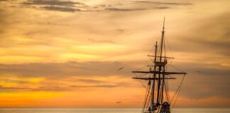 Jak się mówi na tył statku?