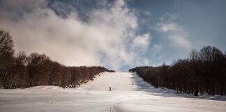 Co to jest narciarz skiturowy?