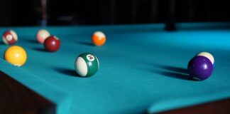 Jak podkręcać bilę w bilardzie?