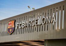 Dlaczego Suarez nosi maskę? Dlaczego Suarez nosi maskę?