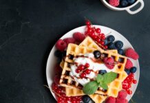 Zdrowe przekąski z mąką orkiszową i orzechami