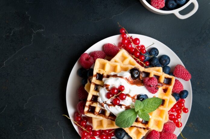 Zdrowe przekąski z mąką orkiszową i orzechami